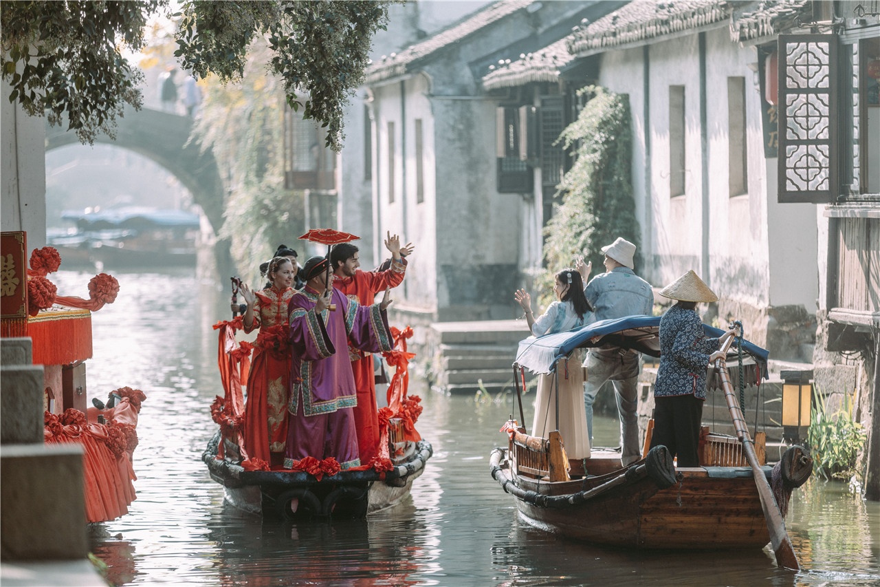 江南最美是初冬，一首水乡周庄的半格诗